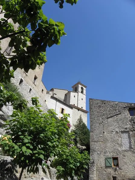 Village perché et église de Figanières (83)
