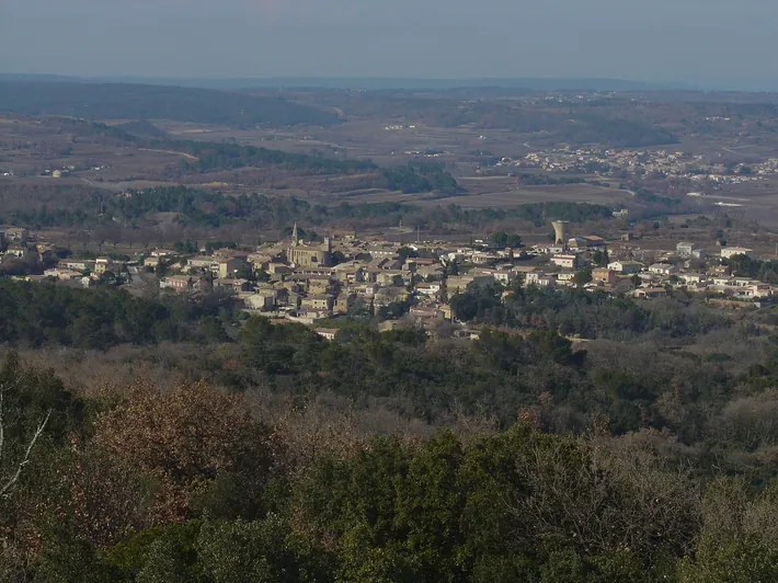 Village de Le Pin vu depuis le belvédère de la Gardie (288m)