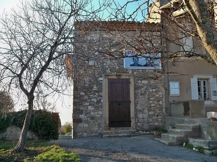Town house in Montjustin (04), France