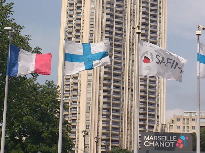 Drapeaux au parc Chanot de Marseille