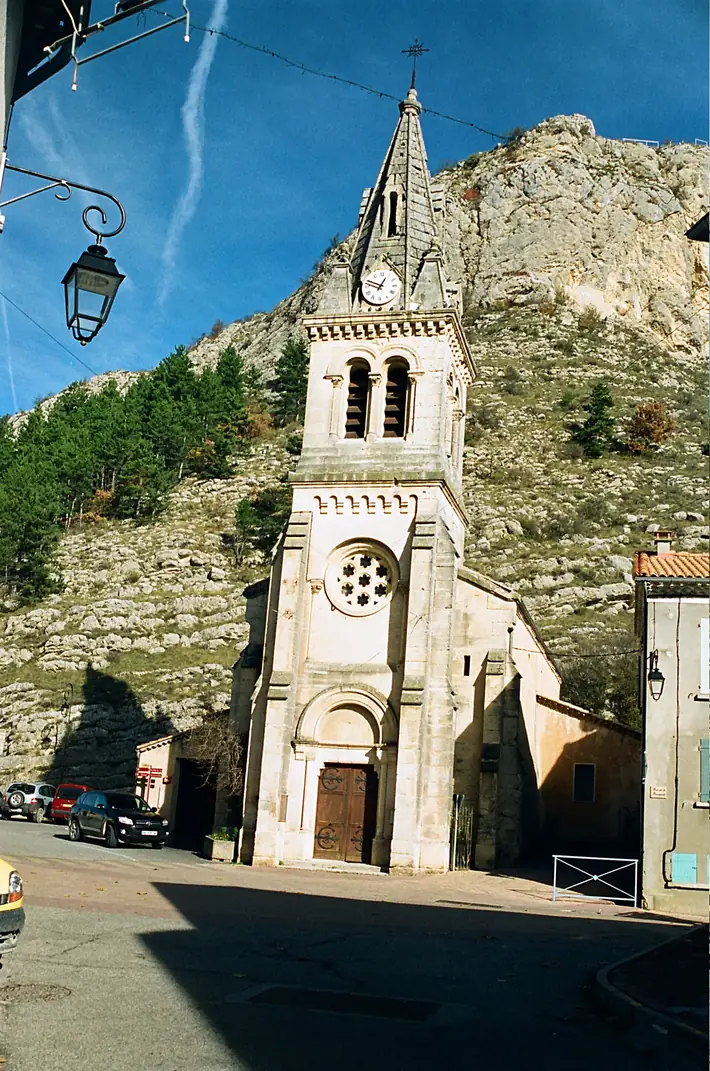 Église de Séderon au nord du village