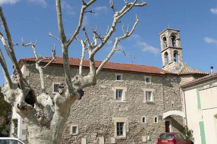 Eglise à Verquières.